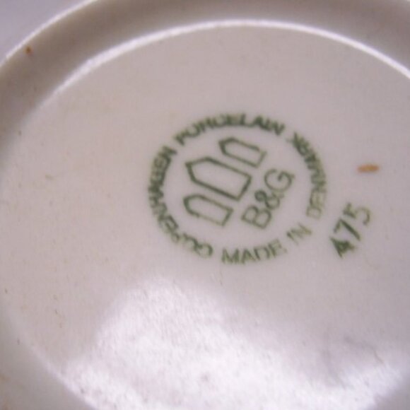 Set of 4 Teacups and Saucers - Seagull and Seashell by BING & GRONDAHL - Picture 5 of 5